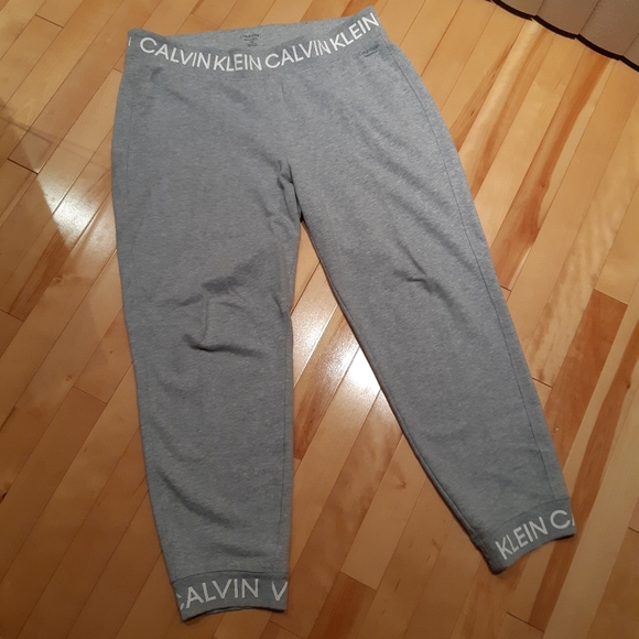 Cakvin Klein Performance Pants - Calvin Klein Performance sweat pants